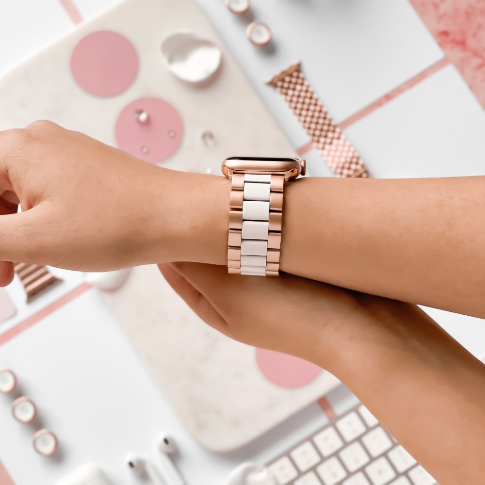 Rose gold and white apple watch discount