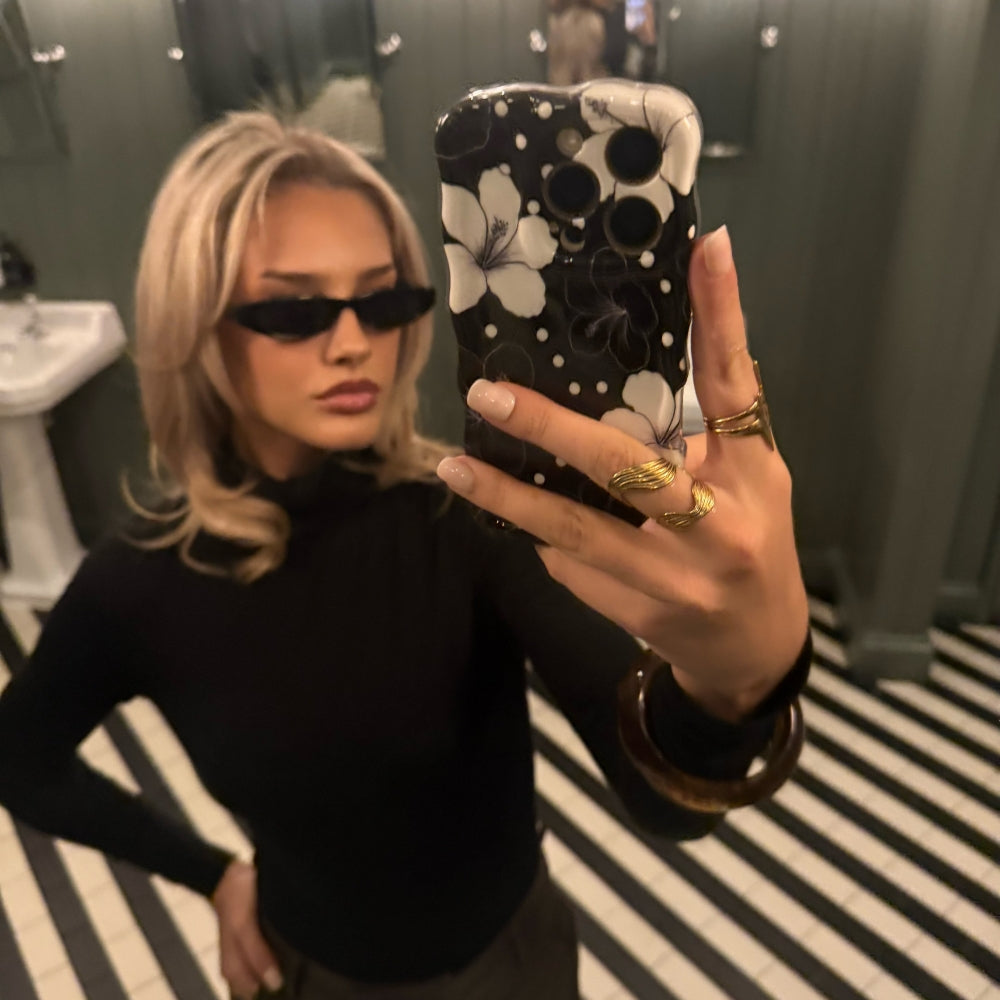 Wavy Phone Case - Mono Flora