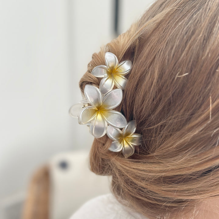 Triple Flower Claw Clip - White