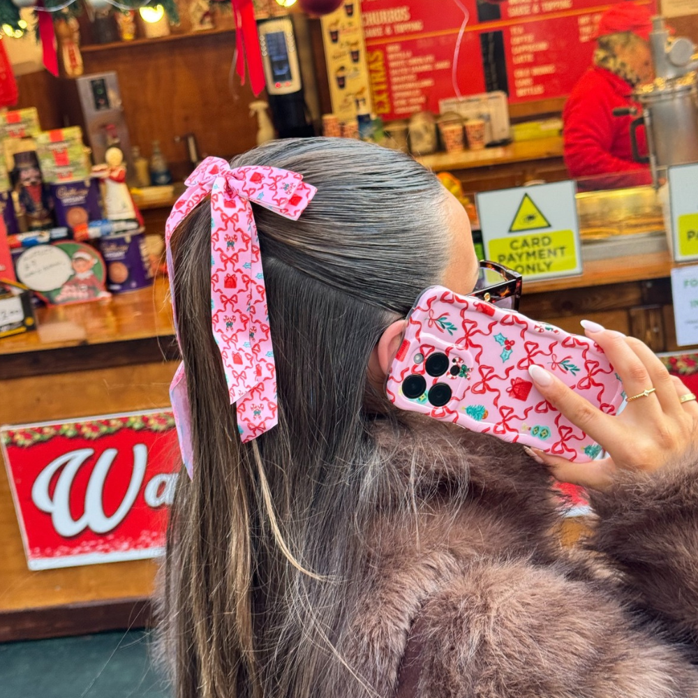 Wavy Phone Case - Christmas Kisses