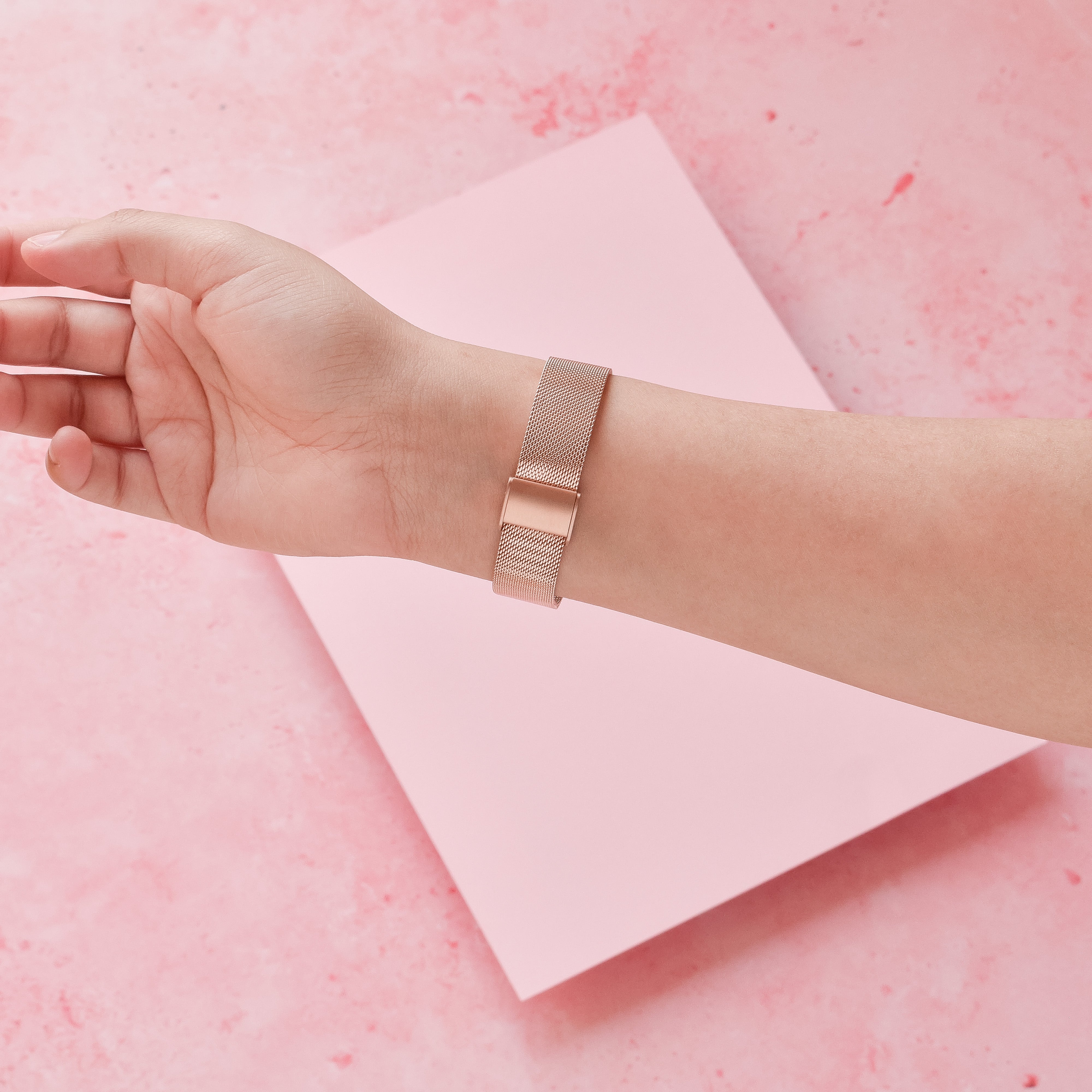 Rose gold 2025 fitbit bracelet